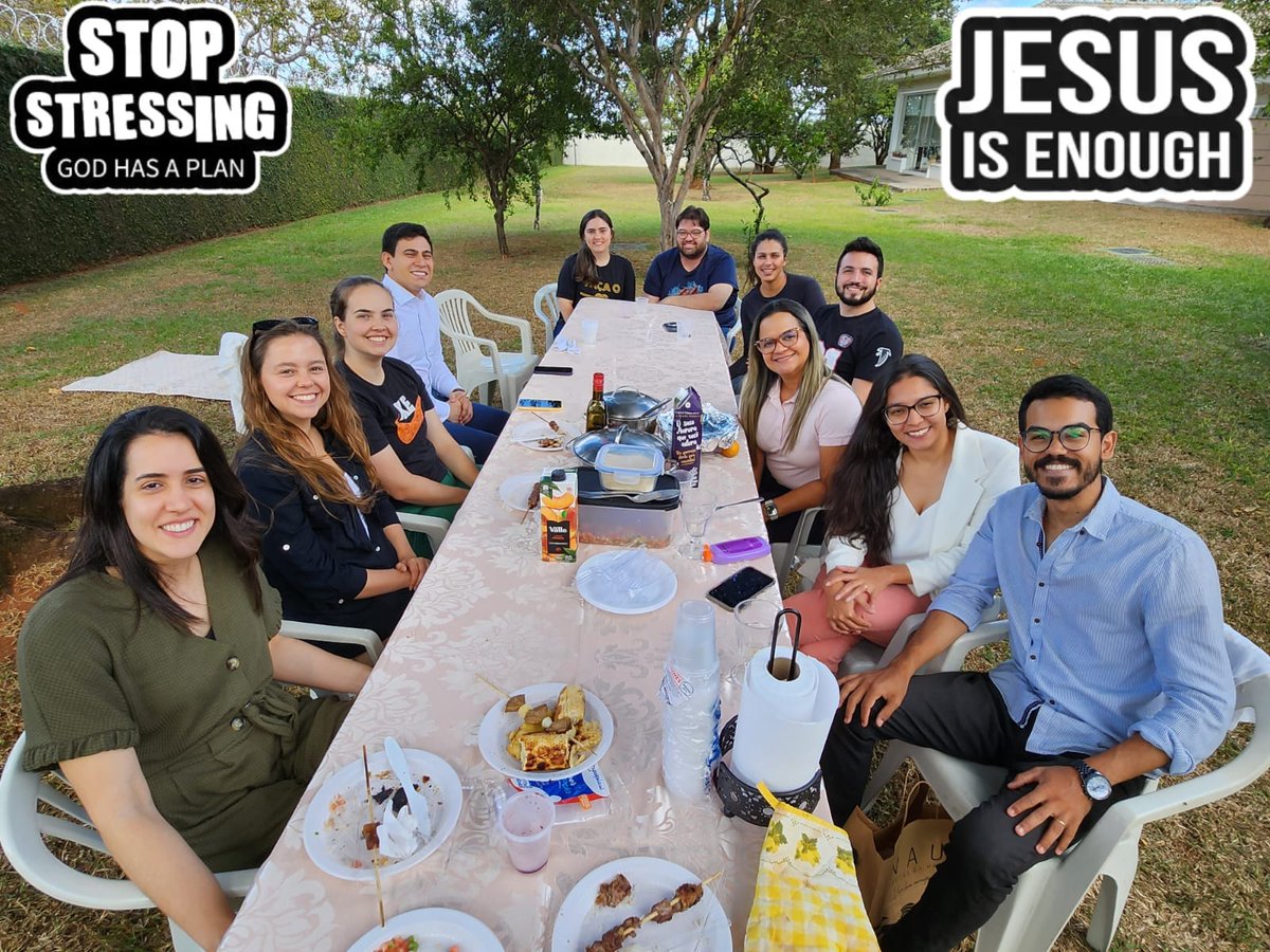 drluigibraga's tweet photo. Hoje tive a honra de ser o cozinheiro para apoiar a reunião de planejamento da #semanaja2023 da @iasdbrasilia e foi o dia inteiro! Compra dos ingredientes com apoio do Pr. @leonardogubert , almoço com apoio da @stefanneortelan e jantar um super mexidão mineiro! https://t.co/syfykH3WJD