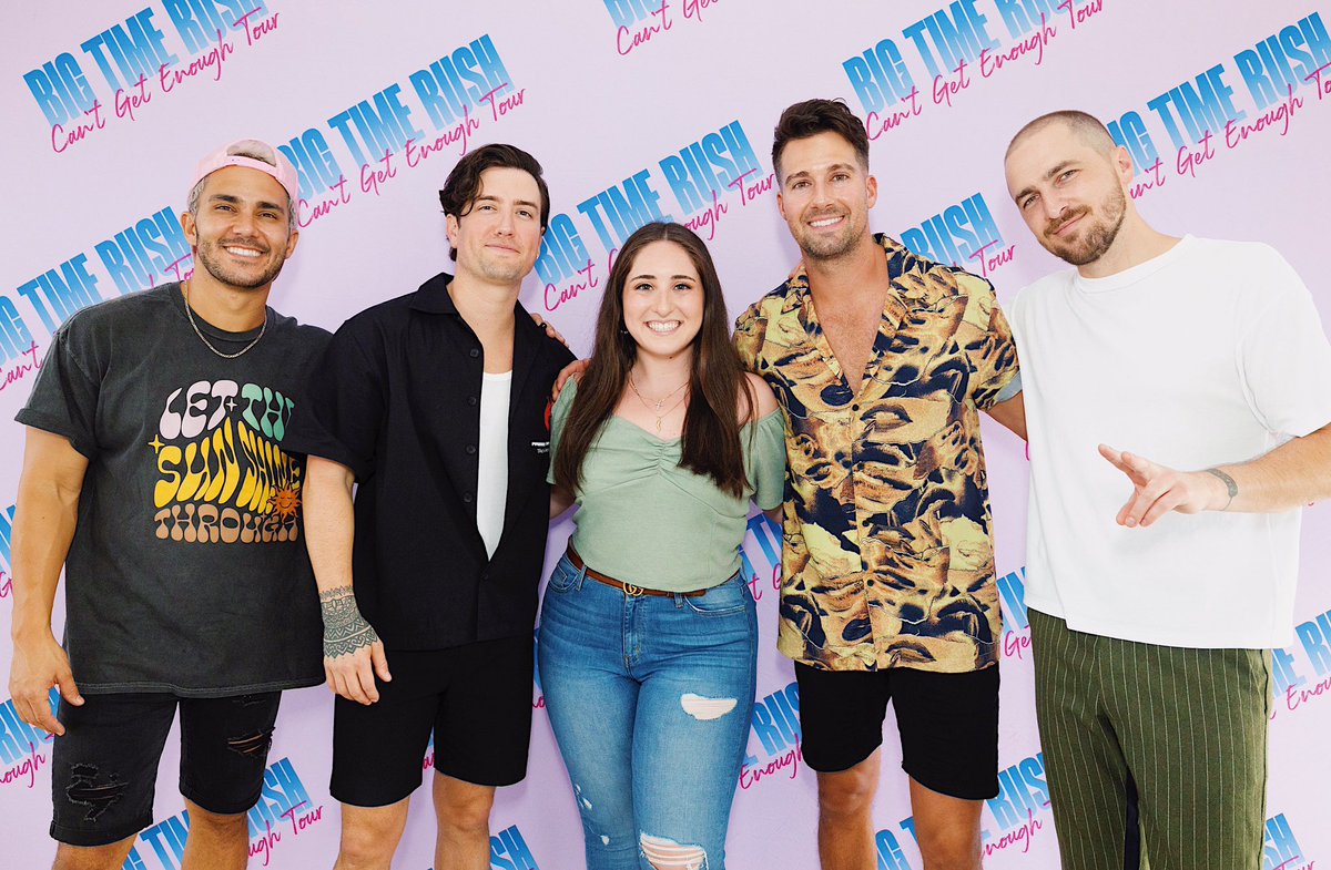 swiftyBTR's tweet photo. ugh I love them https://t.co/Q5qgSp4UhG