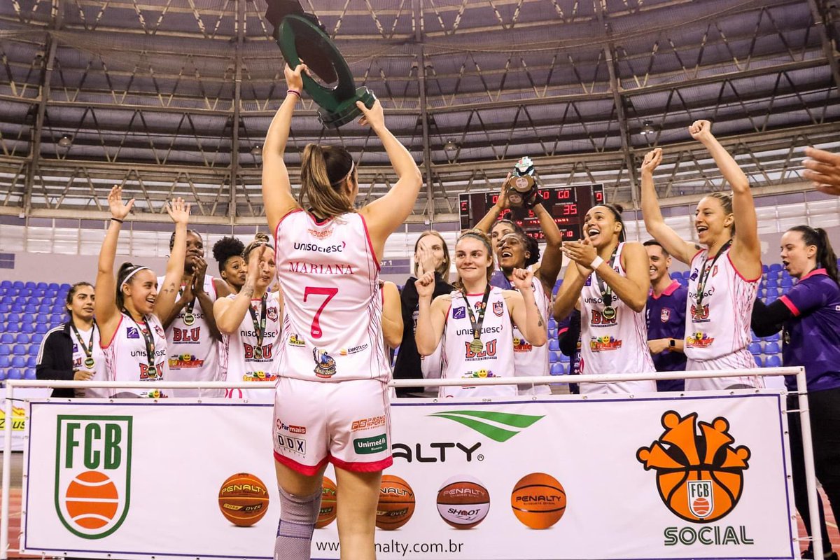 BlumenauBFB's tweet photo. Neste fim de semana tivemos a 13ª edição da Copa Santa Catarina de basquete feminino, realizada no ginásio Galegão em Blumenau.

Classificação final:

Campeão: Unisociesc Blumenau 
Vice Campeão: Salesiano/Itajaí
Terceiro lugar: Jaraguá do Sul 
Quarto lugar: Joinville https://t.co/GpXXOwlcyV