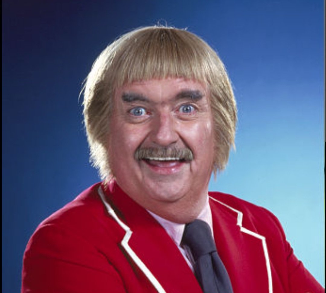 coen_stephen's tweet photo. @Super70sSports A younger Captain Kangaroo? https://t.co/wENRoXKck0