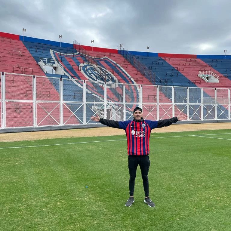 NachoMansilla_'s tweet photo. Porque fue el mejor viaje y día de mi vida💙❤️
#SanLorenzo https://t.co/5wjthcZoKt