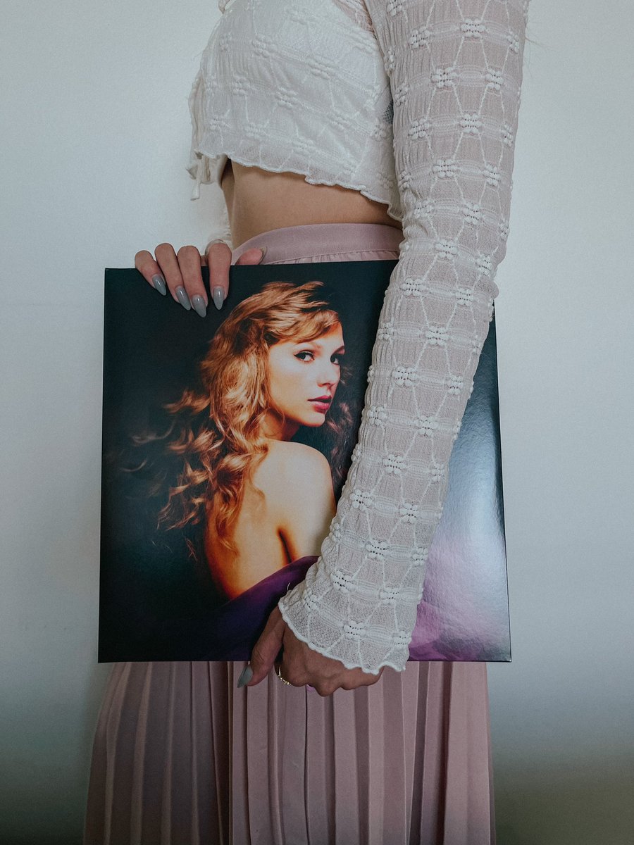 danaspecial's tweet photo. she knows it, we know it - this album is Ours 💜✨ #SpeakNowTaylorsVersion @taylorswift13 @taylornation13 https://t.co/vk3KqOPY0N