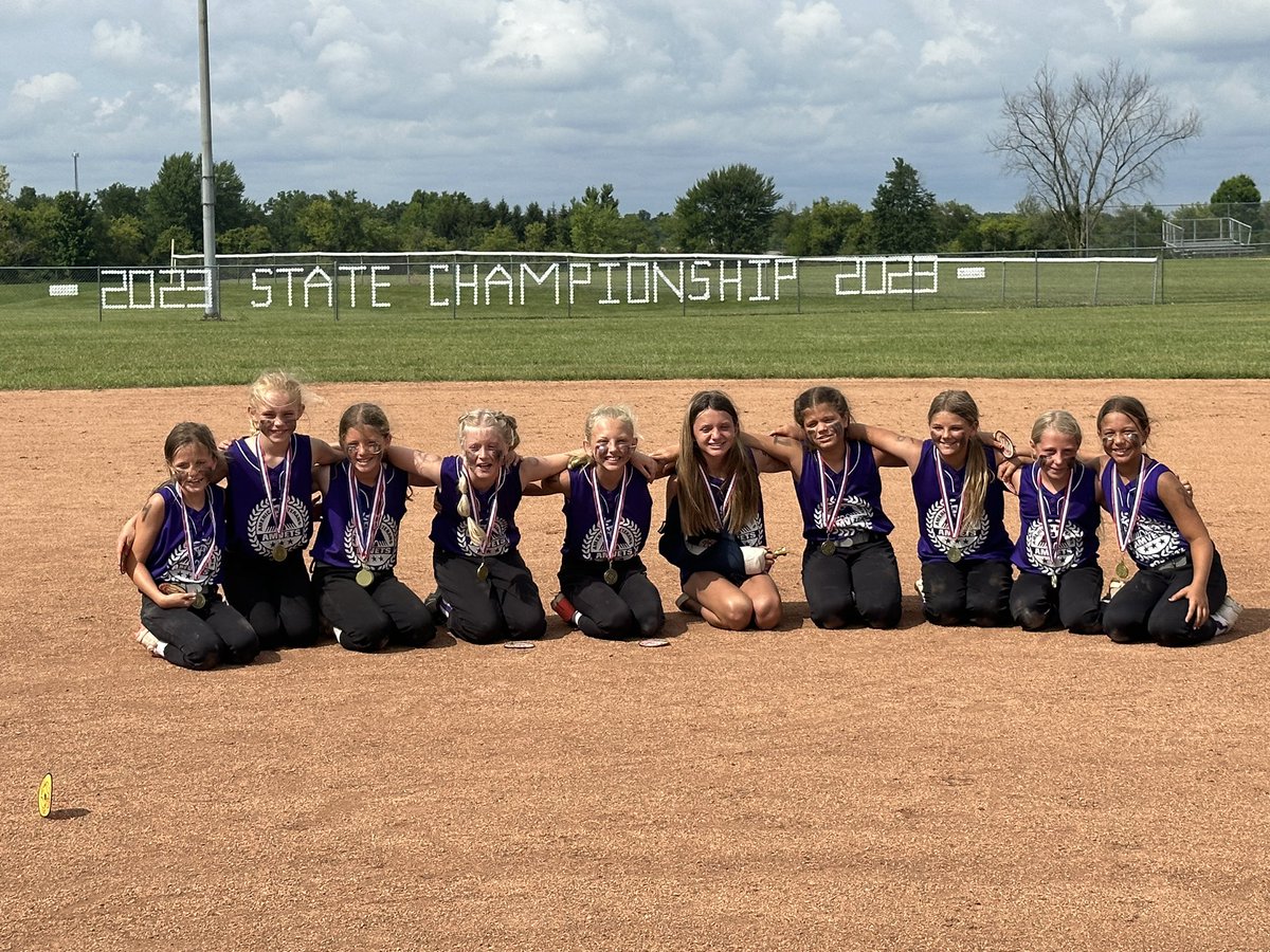 MrsGibson_KMS's tweet photo. Your 2023 Class A Hot Stove STATE CHAMPS!!!!! 🙌🙌💜💜💪💪oh yeah….and we ended the season undefeated…19-0!!!! https://t.co/RFnqYgcovb