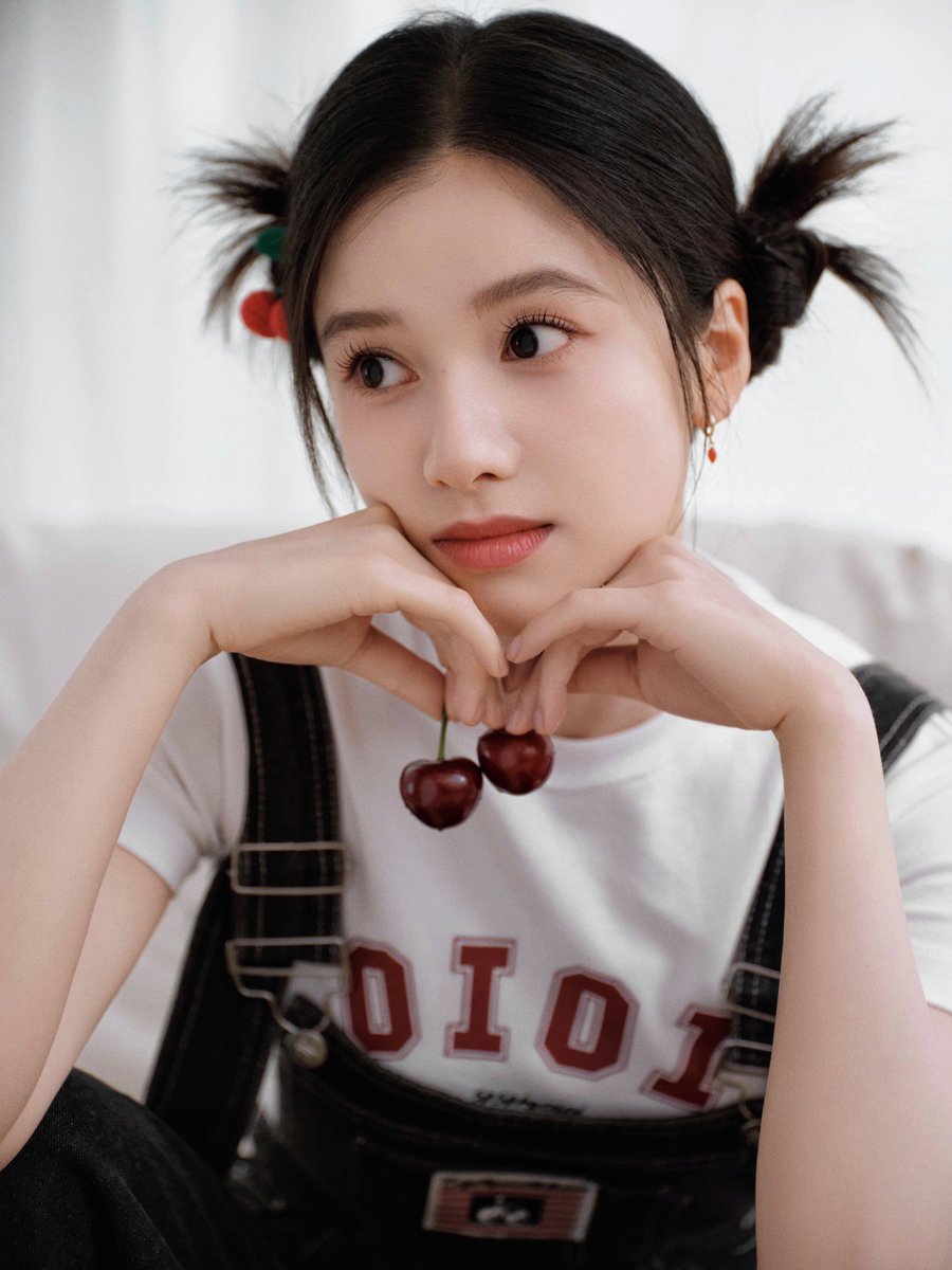 iseeeyuu's tweet photo. happy birthday to this beautiful human-being! i miss you so much baobei cant wait to watch your drama soon. please enjoy you day! 😘❤️

#zhangjingyi #张婧仪 https://t.co/KQmErW9q7d