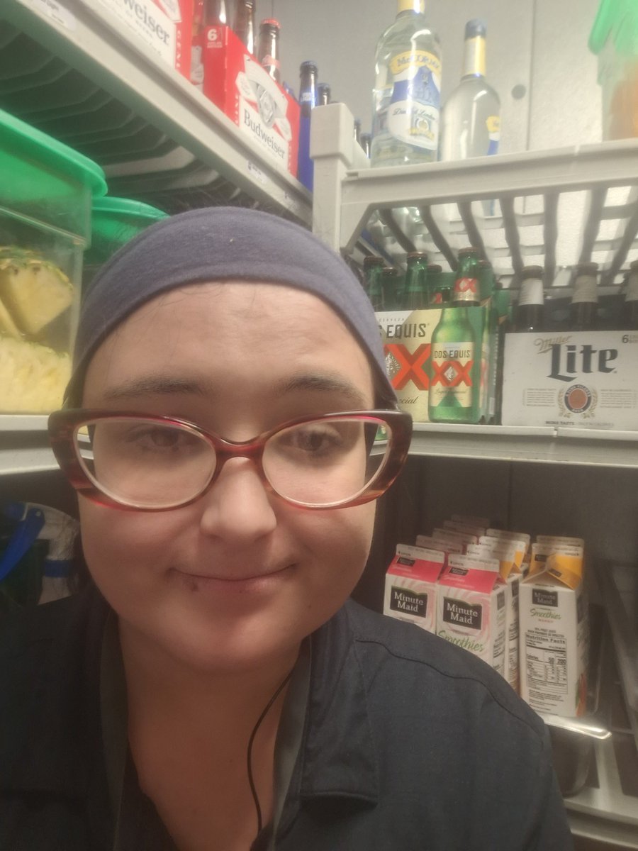 RavenKidder0024's tweet image. Suck when the restaurant is really hot and the AC is barely working. Thankfully the fridge works! 
#SoHot #ACnotworking #Fridge