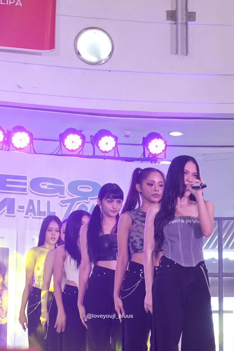 loveyoujl_pluus's tweet photo. @ygig_official YGIG GOES TO LIPA
#YGIGTouchdownLipa 
#YGIG_BB #YGIGonASAP  
#WEGOSUMallTour 
#YGIG @ygig_official https://t.co/9l3SU4Lkoh