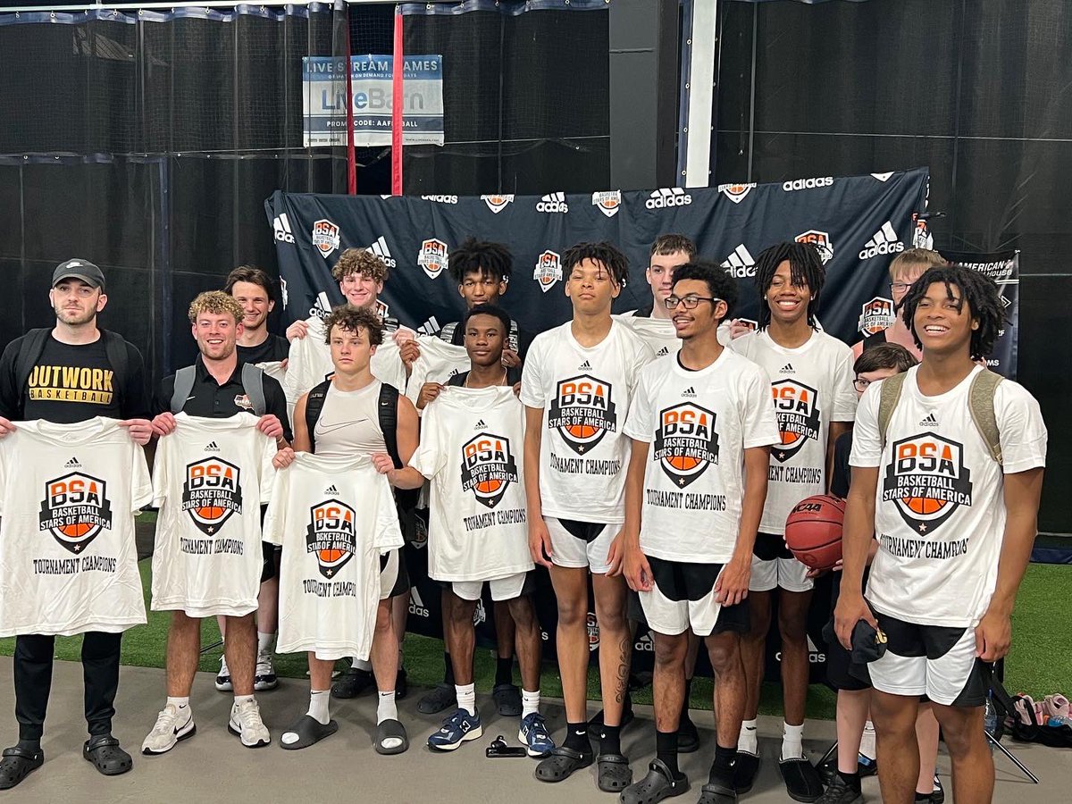 hooptech_bball's tweet photo. Great weekend for Outwork at the Adidas Summer Hoopfest in Pittsburgh, PA. 16U and 17U came away with 1st place and Select played very well. 
16U 4-1
17U 3-1
Select 2-2 https://t.co/bUDQkKSaJh