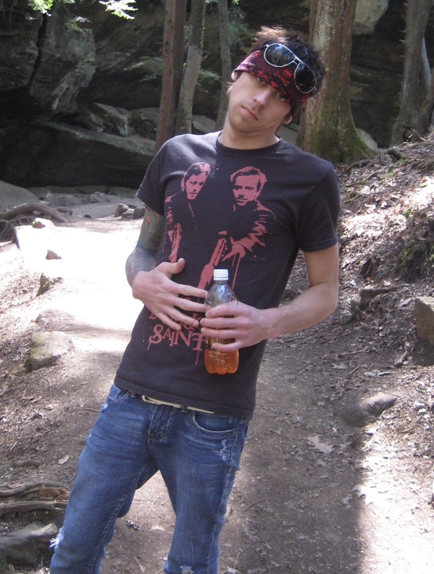 RomanAtwood's tweet image. If you ever need motivation… this is me the year I started YouTube. 26 years old. Broke with no education. Whatever it is you want to do, YOU can. Just go for it. 2009 Vs 2023