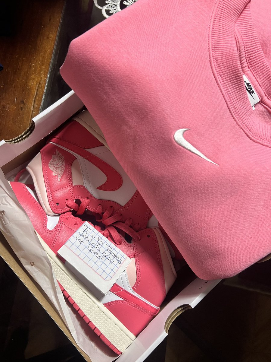 yuki_in_nyappy's tweet image. Me invitaron a ver Barbie de esta manera 💖💖💖🌸🌸🌸🌸🌸🌸