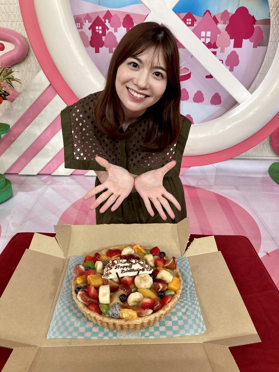 日本テレビアナウンサー 佐藤真知子 直筆サイン入り色紙 F0otS1WaYAAryKa.jpg