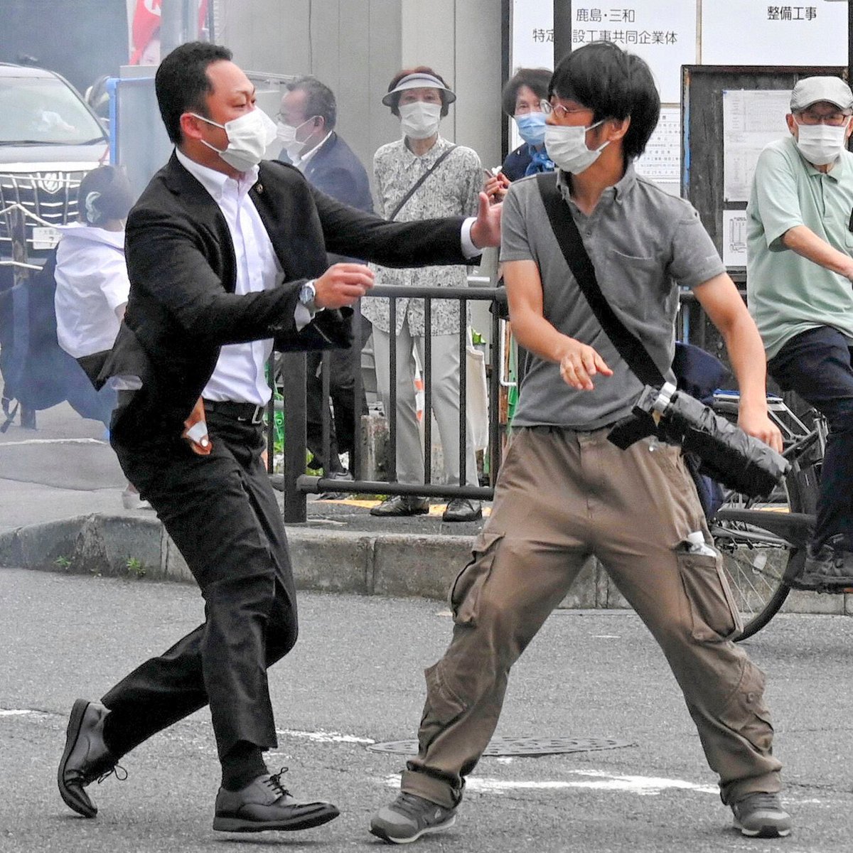 DefectivePigg's tweet image. Two events that everyone gets wrong:

The online right loves the first event despite the communist being killed was an ethnonationalist against immigration

The online left loves the second despite the assassin being an ethnonationalist who killed Abe for dealings with Koreans