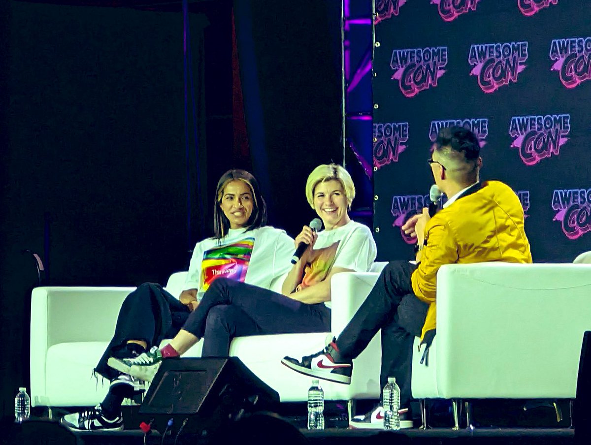Crazy4ComicCon's tweet photo. I traveled across time and space with the brilliant Jodie Whittaker and Mandip Gill at @AwesomeCon. Delightful, insightful and hilarious! They were so cool.
https://t.co/Dh57qle0Hg
#DoctorWho @DoctorWho_BBCA https://t.co/4yMSPfQ1lX
