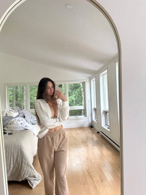 Hiii https://t.co/ne0xMnYzDd