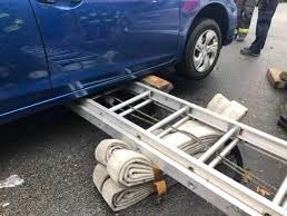 dcfireems's tweet photo. Quick thinking by Engine 33 Saturday led to the rapid rescue of a child trapped under a vehicle. They used a portable ladder &amp; hose racks to create a fulcrum to lift the vehicle &amp; extricate the child. Photo below shows same technique FDNY used in a similar rescue. #DCsBravest https://t.co/3vL84L69xb