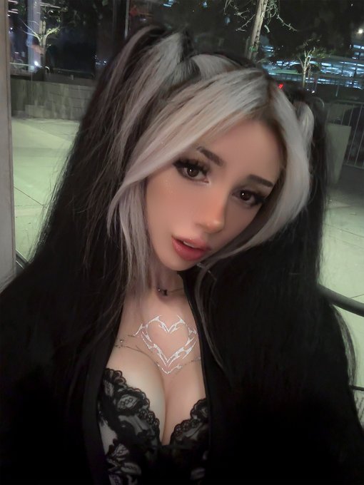 need a gothh gf? https://t.co/9OHtBELchd