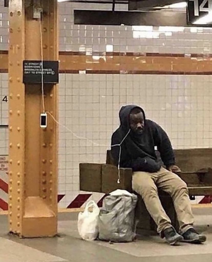 Music is everything 🖤🌟 GN