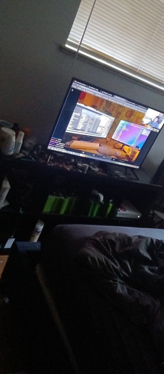 Chrisgaming7526's tweet photo. #droidsetup this is cursed but eh why not https://t.co/pQOCUcBMjH