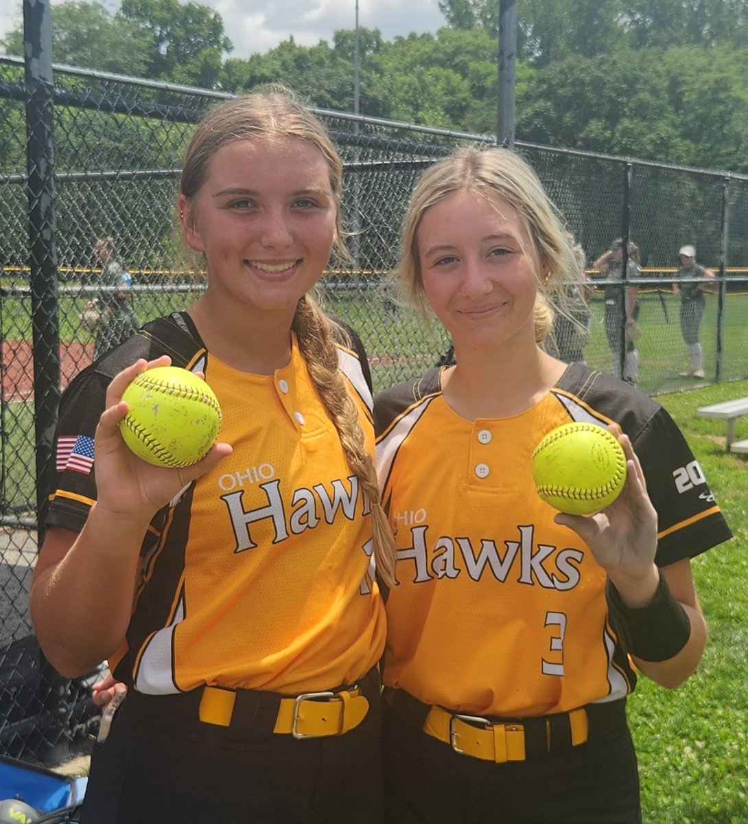 The Hawks Drake girls had a great weekend at Buckeye Recruitfest in Columbus Ohio!! Defense was on point and the bats were on fire!!
The team batted .476 for the weekend, accumulating 79 total hits, and 5 girls combining for 8 HR. What a great weekend!!! 
#HawksStrong
