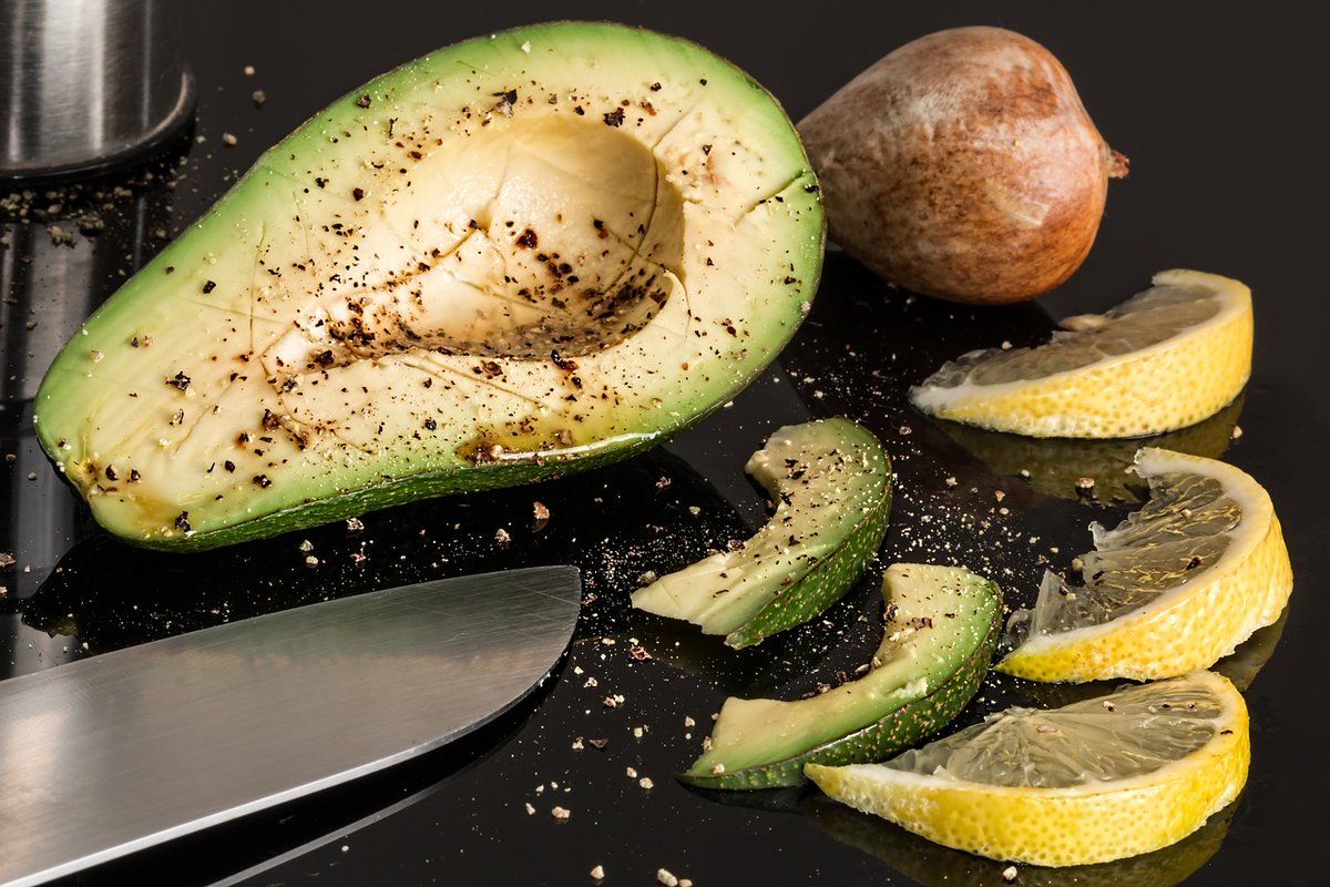 Avocados are a fantastic source of monounsaturated fats, which can help improve heart health and support weight management. #FoodForHealth #HeartHealthy
#HealthyLiving #HealthyEating #Food