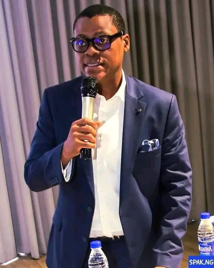 Whose your favorite journalist on Political analysis

TVC                                   Arise TV 
RT for BKO.                 ❤️ For Rufai

#DisqualifyTinubuNow President Tinubu/Portable/The Prophet/Pastor Poju/Lagos/Fayose/Church