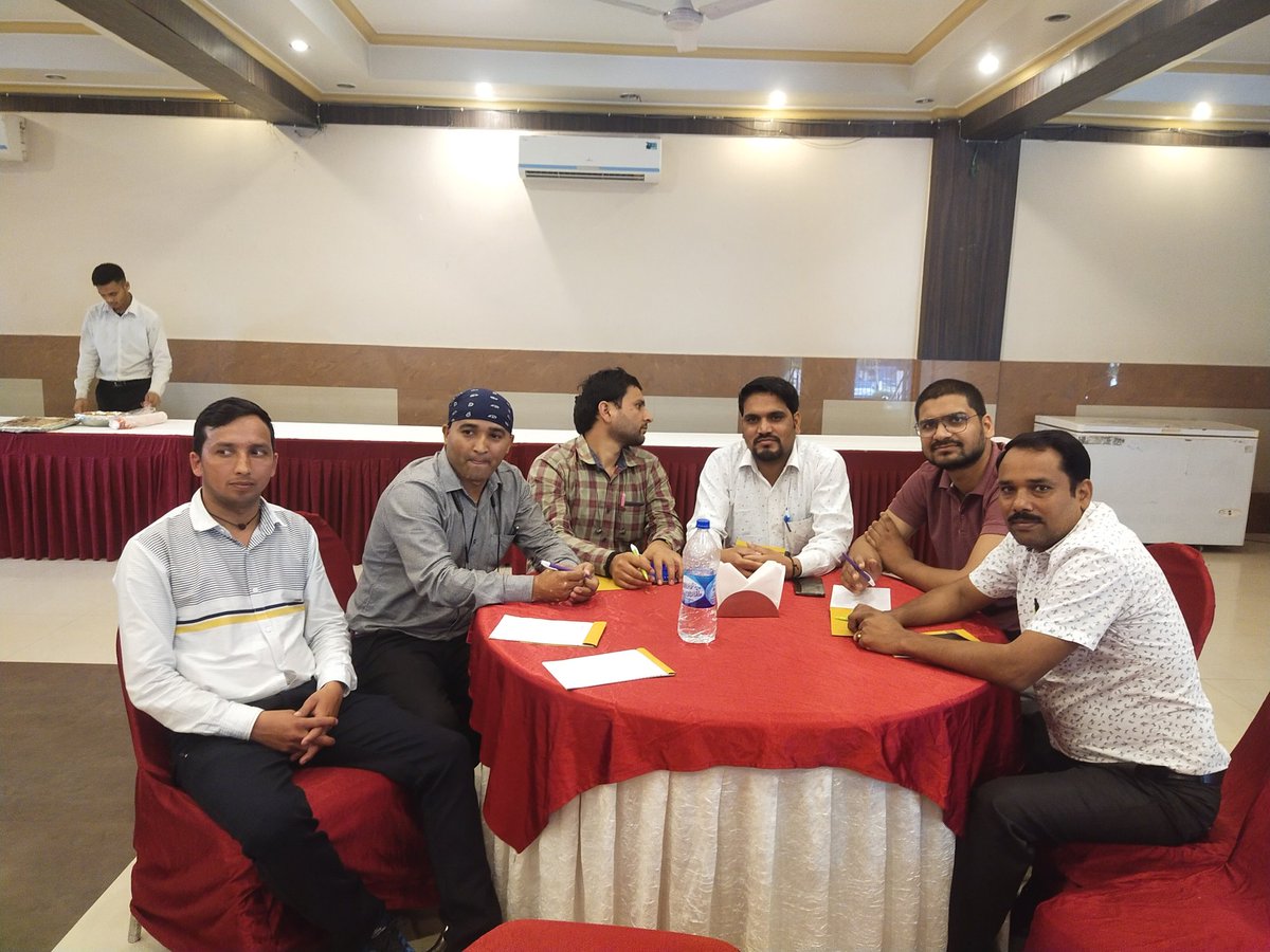 Usrlm_Haridwar's tweet photo. First day of PG formation training given by Usrlm in dehradun HOTEL CITY START all districts DTEs participated with the help of Usrlm https://t.co/FEfgTqxhyj