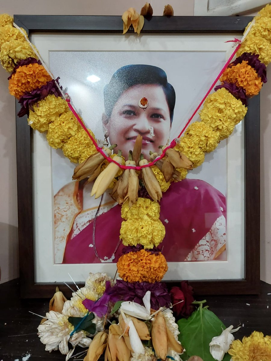 malvikadalvi31's tweet photo. Exactly one month ago my mother went in for her first surgery. Who knew the valve that was placed in her heart that day would eventually be the cause of her death. 20 days have passed since her demise and we still haven’t got any answer. @CMOMaharashtra #JusticeForKavitaDalvi https://t.co/zaZWqsj6SF