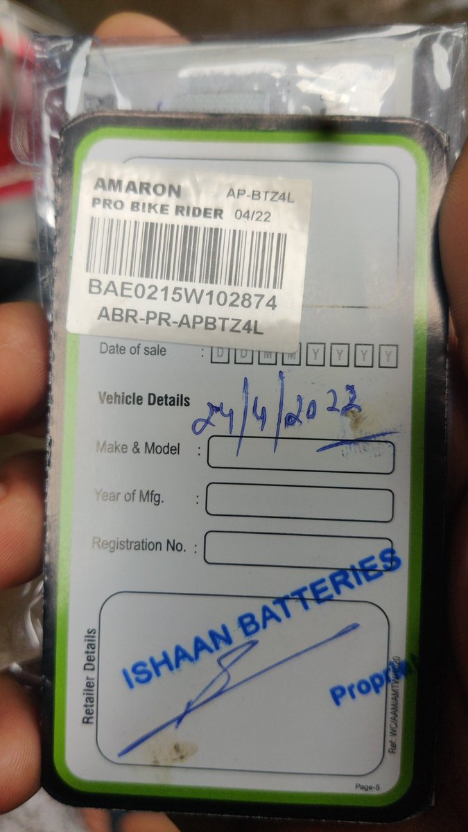 Kml1on1's tweet photo. @amaronofficial wants to change my batter in 14 months but these people wants to repair it and not changing batteries. https://t.co/4PdDaVWwNe