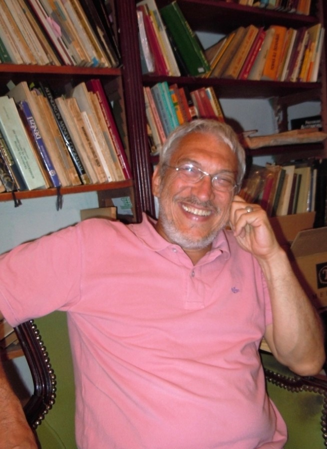 Librairie de Pera'nın kurucusu - yöneticisi sahaf Uğur Güracar dün akşam geçirdiği kalp krizi sonucu hayatını kaybetti..
Ruhu şad olsun 🌿