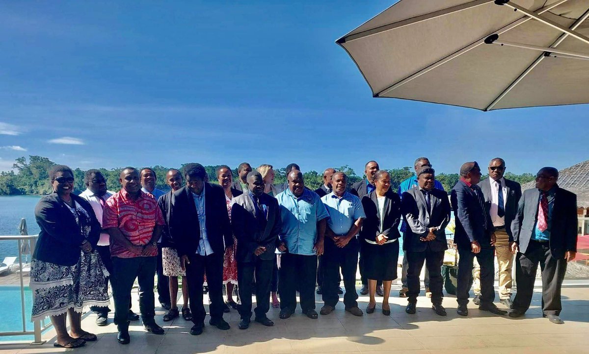AusHCVanuatu's tweet image. Our 🇦🇺 funded #BalanceofPower delivered a 2-day inclusive leadership workshop with the 🇻🇺 Public Service Commission aimed at supporting Directors to ensure more inclusive &amp;amp; equitable management across the public service. 💼🤝