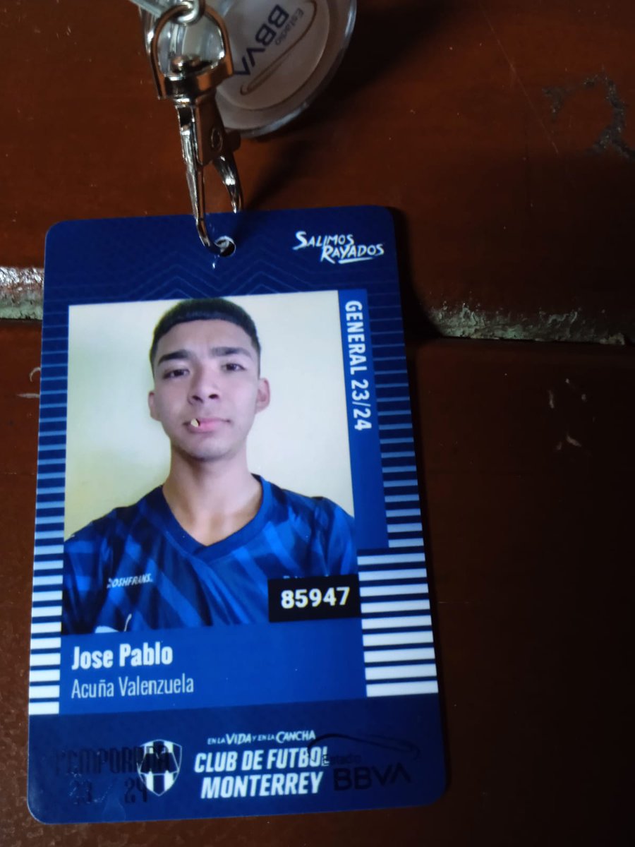 elraphy1's tweet photo. SERVICIO SOCIAL RAYADO.
Se extravió y se encontró este abono.
Si alguien lo conoce hágale saber que se encontraron su abono y está resguardado por otro hermano Rayado.

Den RT por favor para que llegue a la persona de la foto.

#ArribaElMonterrey #Rayados https://t.co/9tqEN2ZrfM