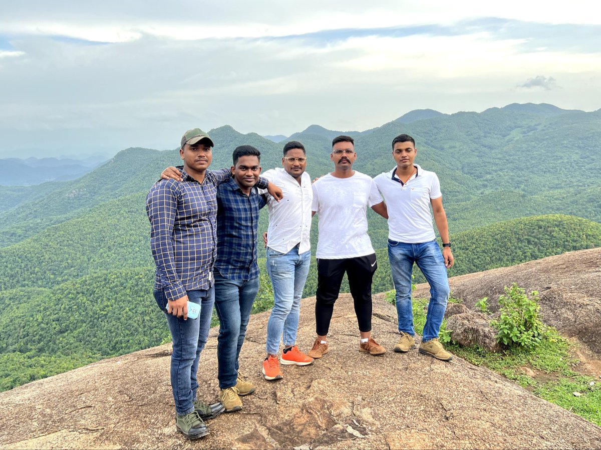 MilankumarMudu1's tweet photo. Colors are the smiles of nature. —Leigh Hunt
#friendshipzone
#mukulingiaHillTop https://t.co/0oZUBGhms3