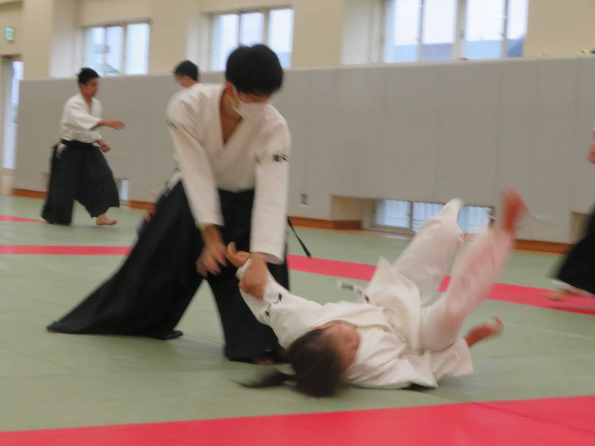 aiki_KU's tweet photo. 先日7月9日は前期の練習最後でした！
OBも来てくださり，いい刺激になりました。
夏休みには合宿，秋学期には関西大会・全国大会と控えているので気を緩ませないように頑張りたいです！ https://t.co/DEhO8se5wG