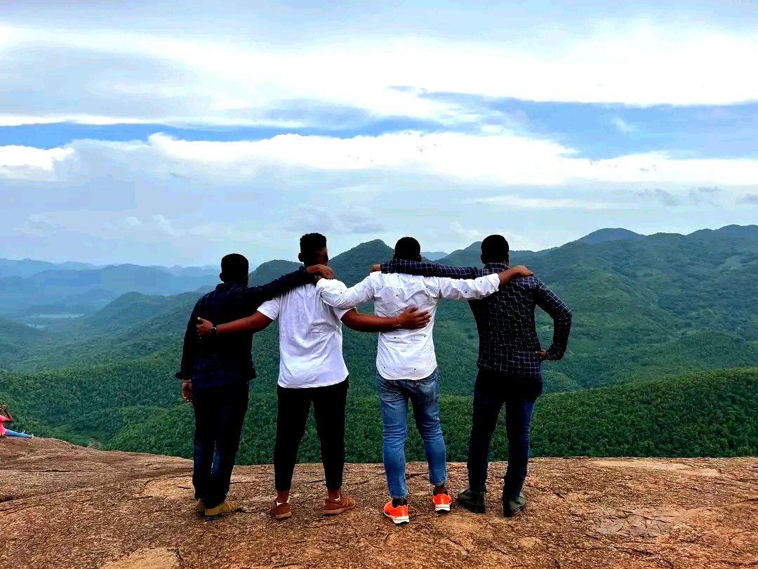 MilankumarMudu1's tweet photo. Colors are the smiles of nature. —Leigh Hunt
#friendshipzone
#mukulingiaHillTop https://t.co/0oZUBGhms3