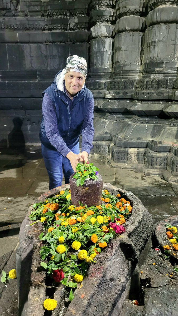 SANDEEPmohan_'s tweet image. सन्देह दुनिया पर
विश्वास भगवान पर

पवित्र श्रावण मास के पहले सोमवार की सभी भक्तों को हार्दिक शुभकामनाएं 🙏

#HarHarMahadevॐ #bumbhole 
#jyotirling #trimbakeshwar 
#holyshravanmonth #somvarvrat
#Maharashtra #nashik
#santandharma