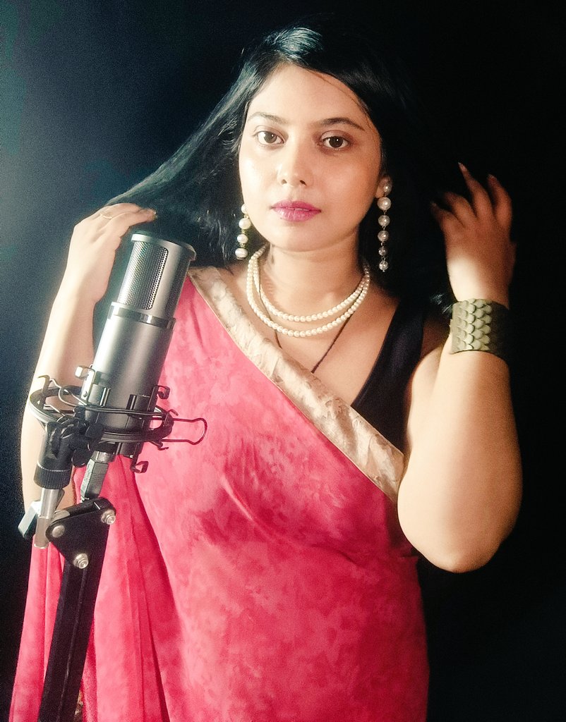 PujaBhat07's tweet photo. Elegance is the only beauty that never fades..🌟🌟🎶New Song Out..link on Bio..Stay tuned ❤❤
#newvideo #musicvideo #musicianlife #musician #singer #song #newsong2023 #lovesong #love #romanticsong #StayMusical #songwriter #photooftheday #music #photoshoot #photooftheday #pics https://t.co/JPUo8BKGqC