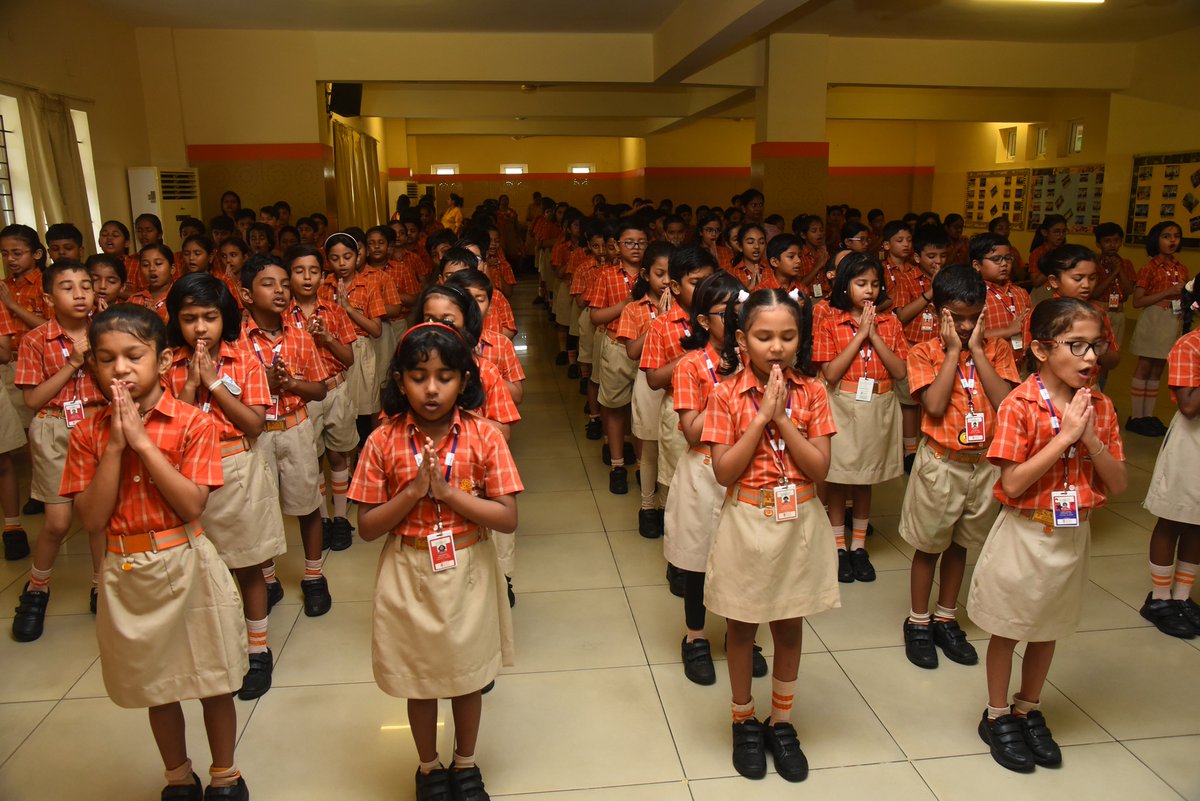 SAI_Edu_In's tweet photo. The Radio Orange Club is dedicated to fostering confidence, vocabulary, language, and oratory skills in children. It equips them to present with assurance to large audiences.
#OratorySkills #VocabularySkills #ClubPerformance
#RadioOrangeClub https://t.co/hXoDpTdYmC