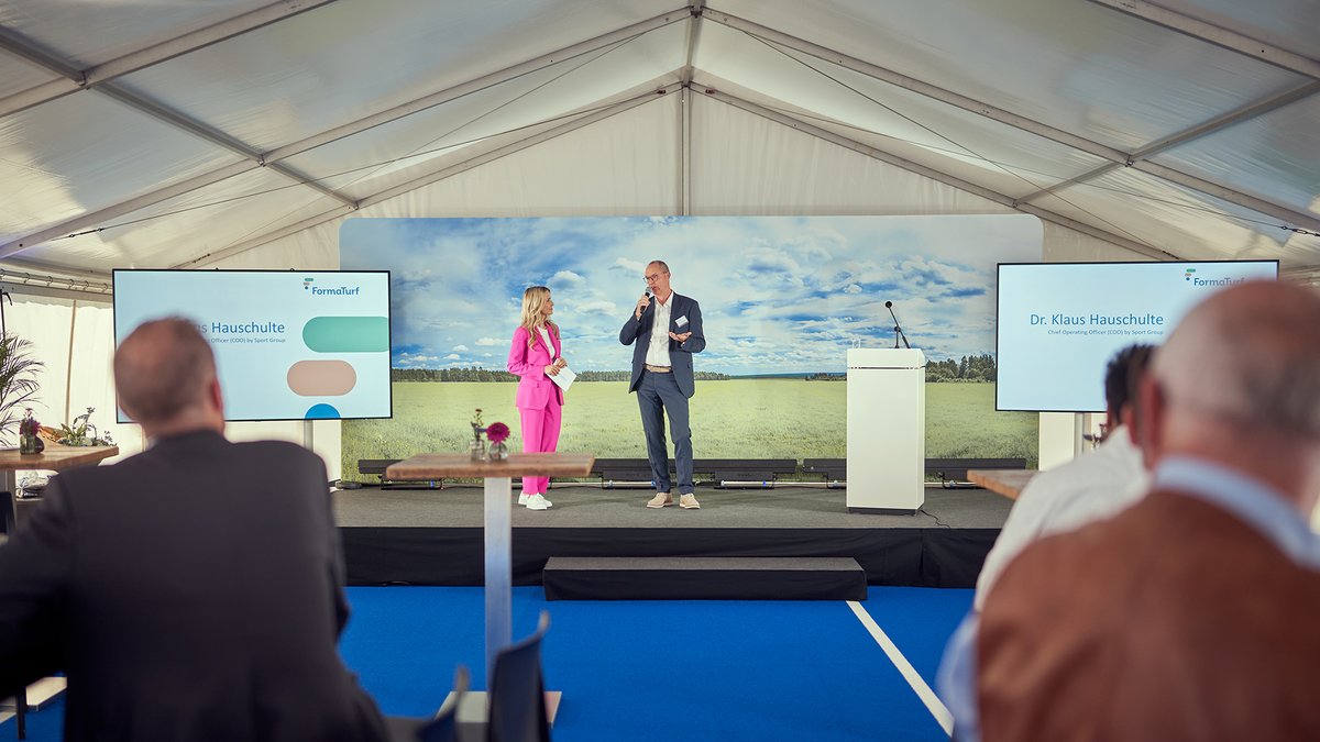 KuchemKonferenz's tweet image. In Essen wurde der erste Kunstrasen-Recyclingbetrieb Deutschlands eröffnet!
Im Auftrag von Chariot Event GmbH durfte unser Team die Veranstaltung technisch ausstatten und betreuen.
#Veranstaltungstechnik #Eventtechnik #Videotechnik #Audiotechnik #Lichttechnik