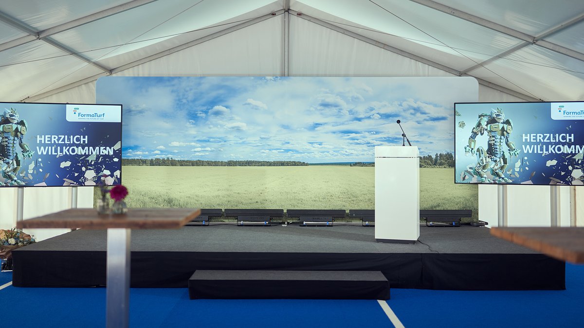 KuchemKonferenz's tweet image. In Essen wurde der erste Kunstrasen-Recyclingbetrieb Deutschlands eröffnet!
Im Auftrag von Chariot Event GmbH durfte unser Team die Veranstaltung technisch ausstatten und betreuen.
#Veranstaltungstechnik #Eventtechnik #Videotechnik #Audiotechnik #Lichttechnik