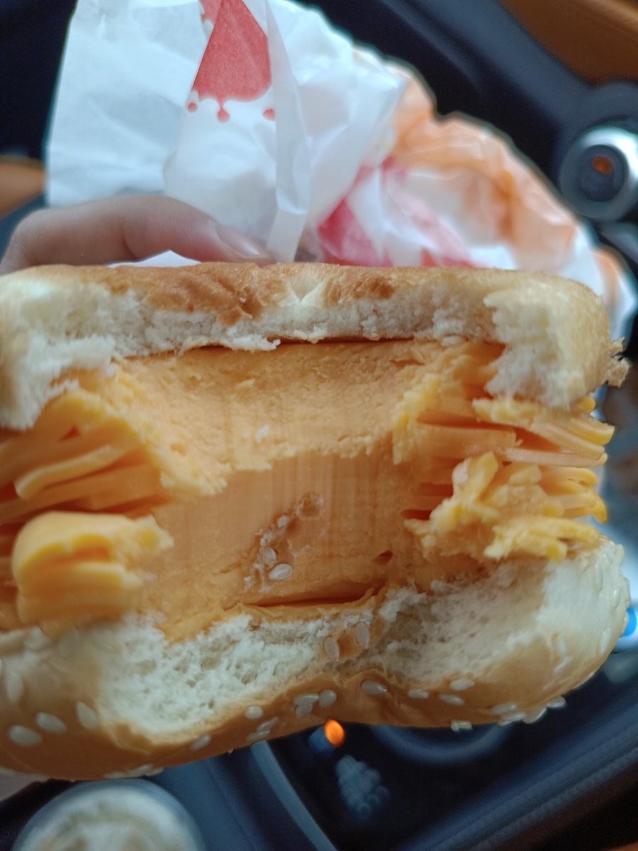 รีวิวเรียลชีสเบอร์เกอร์

: อย่าฝืน ชีวิตเรามีค่า