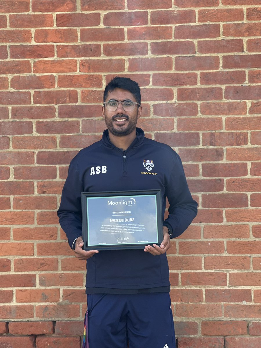 MoonlightTrust's tweet photo. Proud recipient!
Special thanks to pupils, families and staff at Desborough College Berkshire for their continued support. Students are agents of change and play an instrumental role as volunteers for us to cocontinue.
#partnerships #moonlighttrust @DesboroughSch @NoushinARaja https://t.co/7MfOaQQPPV