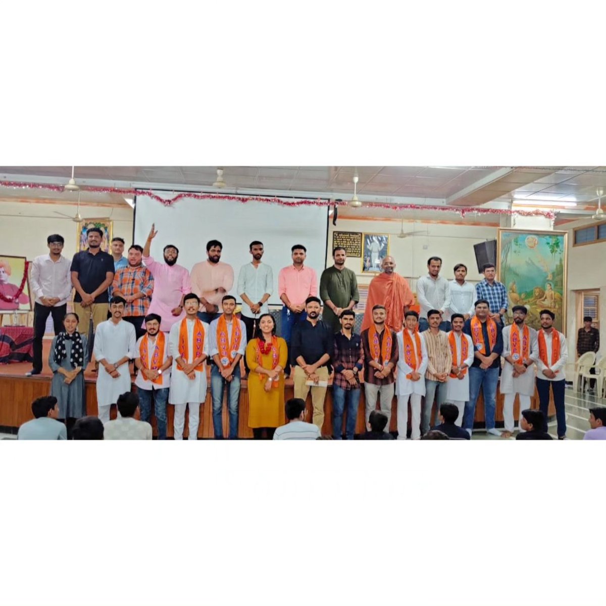 ABVP_WESTKUTCH's tweet photo. #NationalStudentsDay અને અખિલ ભારતીય વિદ્યાર્થી પરિષદના ૭૫ માં સ્થાપના દિવસ નિમિતે #ABVPWestKutch જિલ્લા દ્વારા ભુજ નગર ની નગર કારોબારીની ઘોષણા કરવામાં આવી.

#ABVP75 
#ABVPGujarat https://t.co/PaojvOrT5q