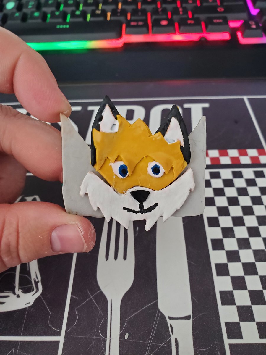 o_Balfruss_o's tweet photo. Hello tous le monde, je pense ouvrir quelques commissions de mes pin's custom ! 
Le prix comprendras l'envoi du pin's par la poste !
.
Prix à l'unité : 8 euro
.
Si vous ��tes intéressé venez en mp ou sur telegram !
.
Voici quelques exemples des pin's que j'ai fait : https://t.co/wcFQrhB0Eh