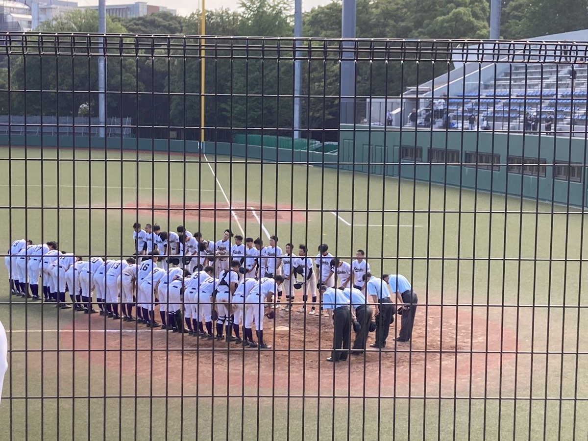 azbhou_online's tweet photo. 【⚾】９回ウラ終了＝ゲームセット 

麻布が夏の大会初戦突破！ヒット13本の猛攻、ピッチャー陣も安定した試合運びを見せた。次の試合は15日、東洋戦。

　　　　１２３４５６７８９　Ｒ　ＨＥ 
麻　布　４０００２００１０　７　13０ 
葛飾商　００１００００００　１　８２ https://t.co/OaelxuAAPh