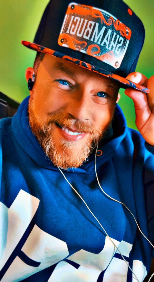 Weekend Wind Down is live, need you to take this weekend to it's limits!!

🔴 twitch.tv/shambugi

🐙Giving Away Exclusive Shambugi Marble Skin 
🎁 #Giveaways 

#twitch #streamer #twitchtv #twitchgaming #marblesonstream #GoodVibes #TwitchPartner #cuddle #vibes #dog