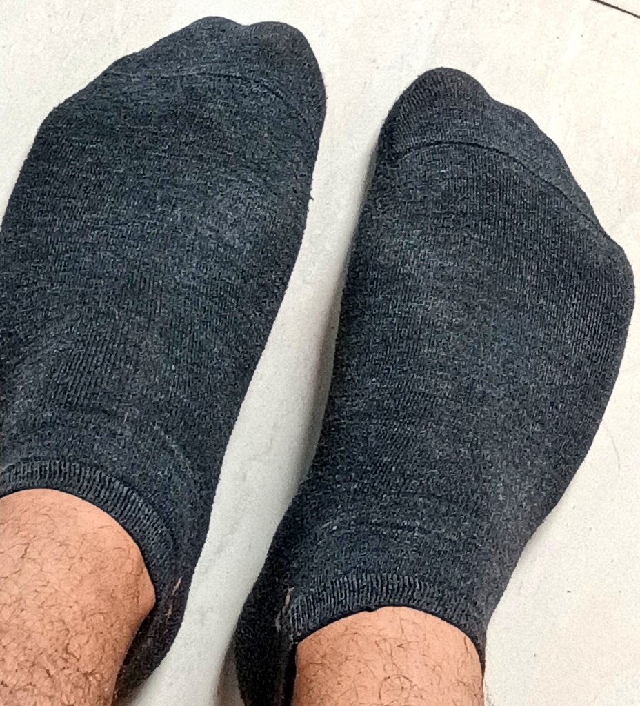 FootGuruMaster's tweet photo. Good morning losers!!
Who want to snifd my sweaty gym feet? Comment down below

#feet #gymfeet #sweatyfeet #menfeet https://t.co/OLcotOXXtT