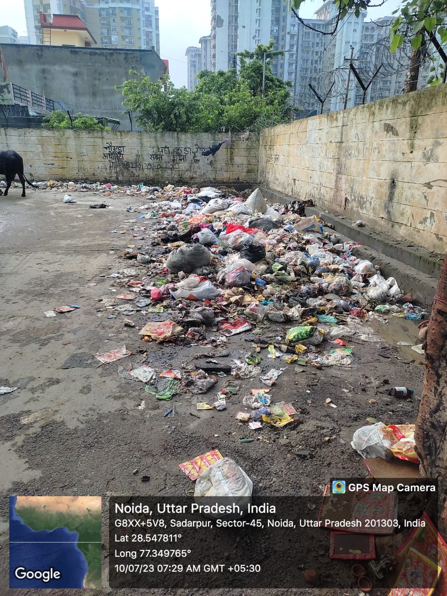 Bittu3m's tweet image. #NOIDAAUTHORITY #CEONOIDAAUTHORITY आदरणीय जी को नमस्कार साहब वीआईपी गलियारों से निकलकर एक बार आम लोगों के बीच आएं यह दुर्दशा सदरपुर कॉलोनी सेक्टर 45 5 परसेंट रोड की है डोर टू डोर कंपनी द्वारा यहां से पूरा नहीं उठाया जा रहा है