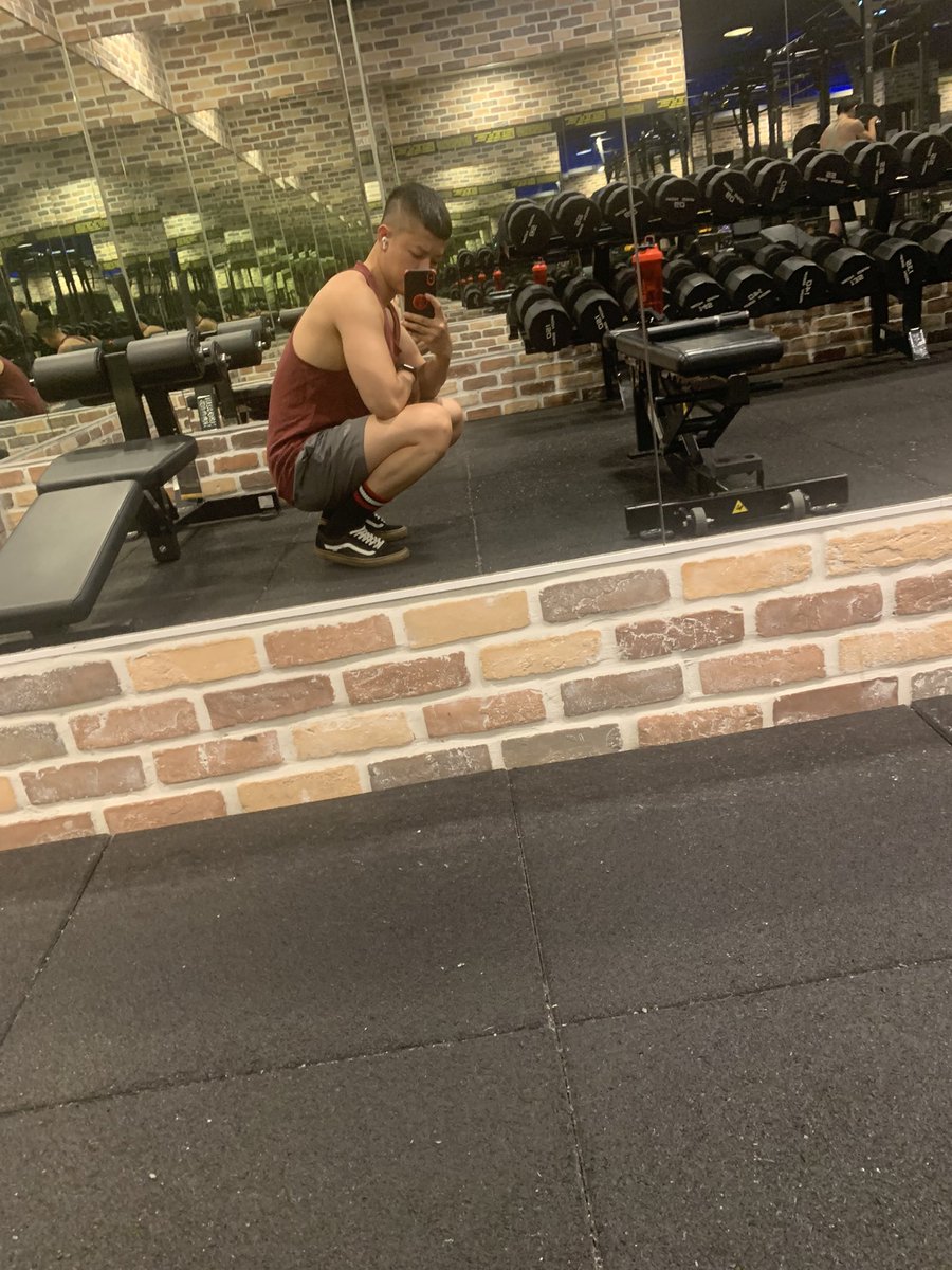 Neil199201's tweet photo. 早上準時上健身房 準備開練💪
享受跟自己對話的過程 https://t.co/R3VxnFgXYu