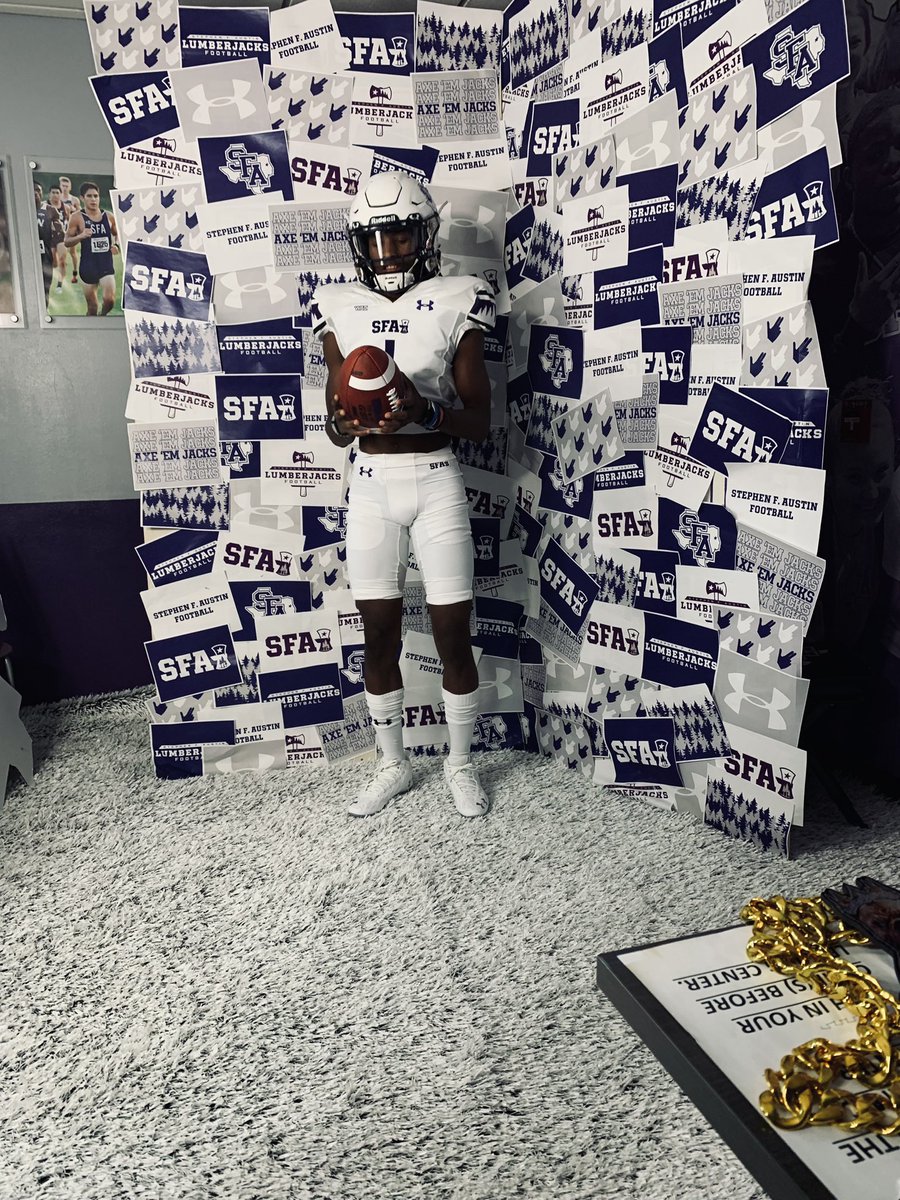 TraeDaTruth2024's tweet photo. #AGTG After a great conversation with @CoachCarthel blessed to receive a D1 🅾️ffer from @SFA_Football ! @SR_scouting @coachsamwells @TXRecruits @TXTopTalent @D1RecruitNation @_EliteProspects @On3Recruits @StandBeast @CharlesLDavis10 @TroupNation @Rivals https://t.co/D2HhyxvfD6