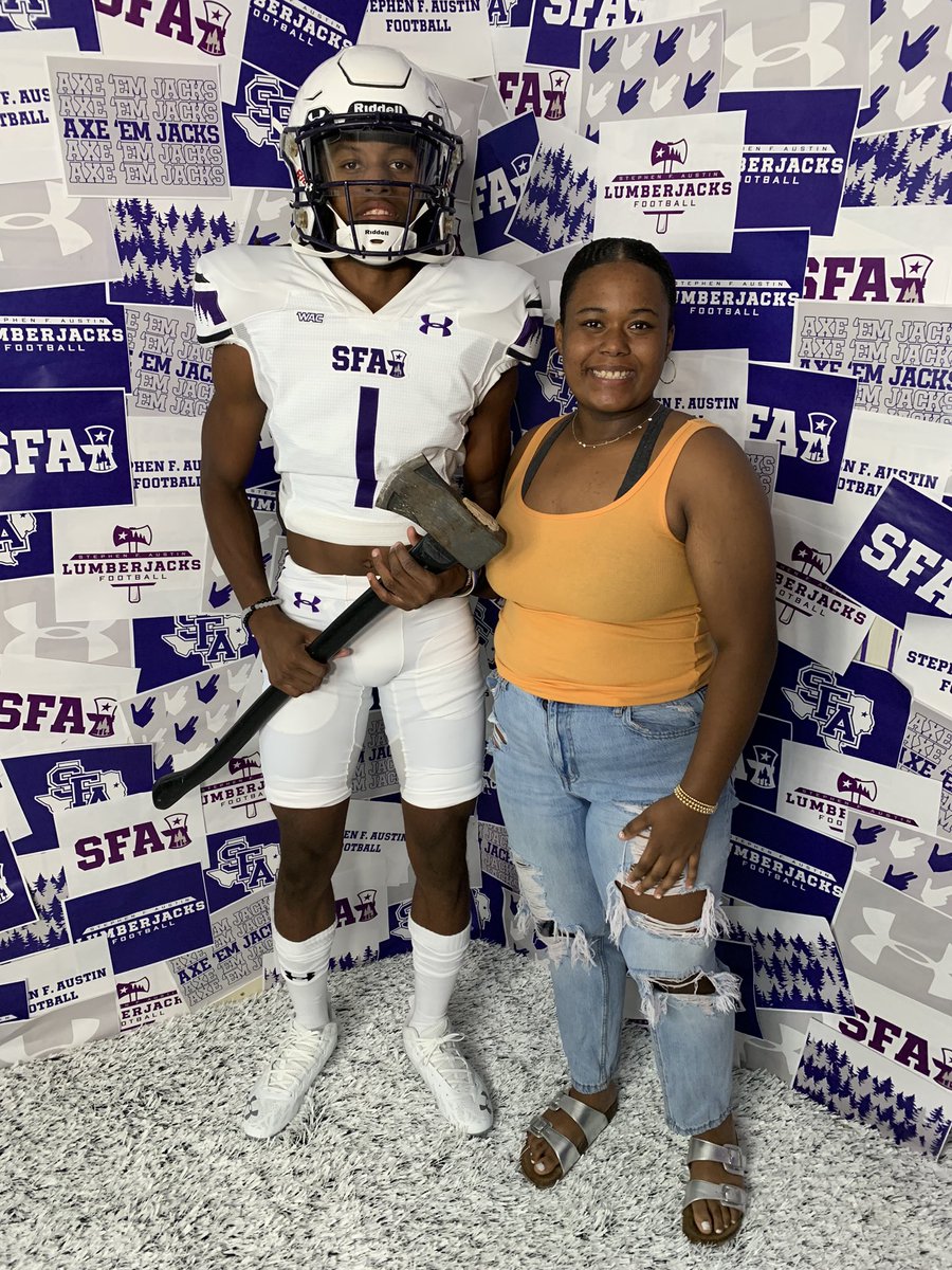 TraeDaTruth2024's tweet photo. #AGTG After a great conversation with @CoachCarthel blessed to receive a D1 🅾️ffer from @SFA_Football ! @SR_scouting @coachsamwells @TXRecruits @TXTopTalent @D1RecruitNation @_EliteProspects @On3Recruits @StandBeast @CharlesLDavis10 @TroupNation @Rivals https://t.co/D2HhyxvfD6
