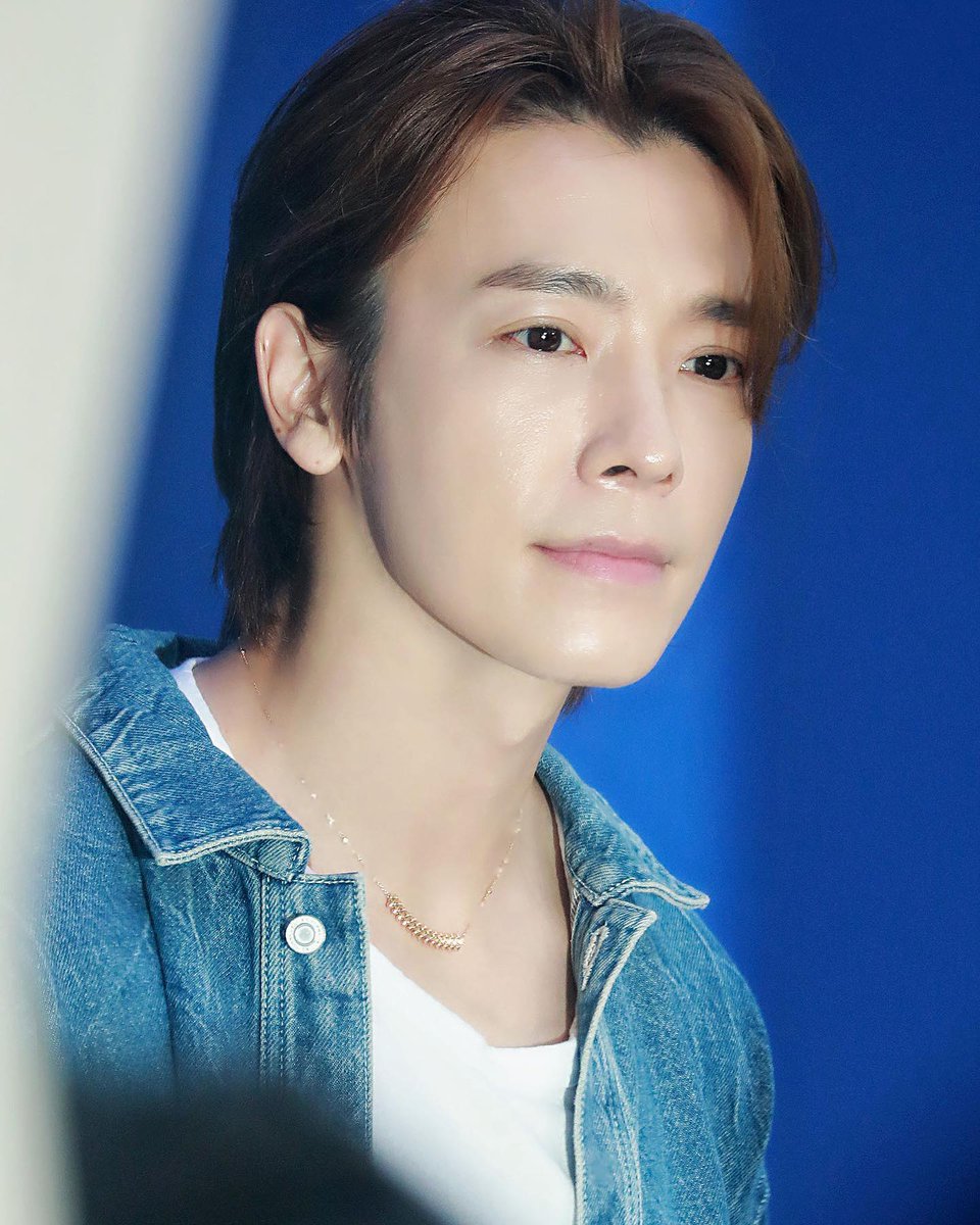 lexdonghxe's tweet photo. ᅟᅟ  ᅟ 
  ﹙📸﹚
ᅟᅟᅟ   ᅟ       ﹫𝚕𝚎𝚎𝚍𝚘𝚗𝚐𝚑𝚊𝚎
  ᅟ               ᅟ      ⌮ 𝑼𝑷𝑫𝑨𝑻𝑬
ᅟᅟ
TIME https://t.co/lrxPXOzxLn